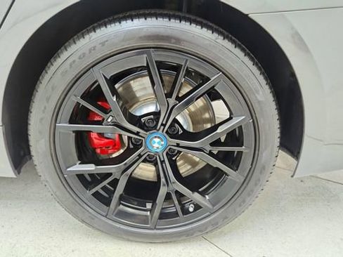 Used 2022 BMW 530e xDrive w/ Executive Package image 63