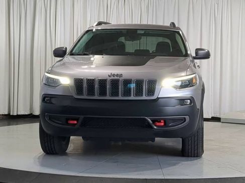 Used 2020 Jeep Cherokee Trailhawk w/ Cold Weather Group AWD/4WD image 3