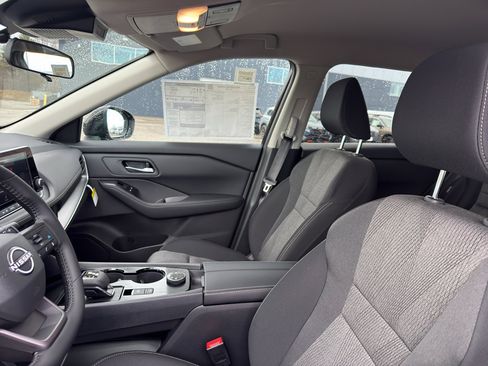 New 2026 Nissan Rogue SV AWD/4WD image 25