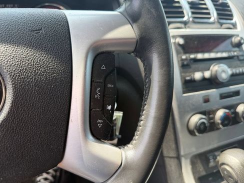 Used 2012 GMC Acadia SL w/ Preferred Package FWD image 18