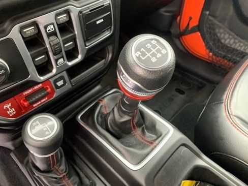 Used 2018 Jeep Wrangler Unlimited Rubicon image 19