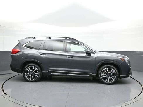 Used 2023 Subaru Ascent Limited image 5