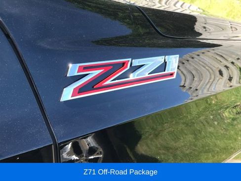 Used 2021 Chevrolet Tahoe Z71 w/ Luxury Package AWD/4WD image 3