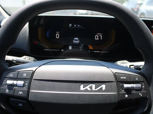 New 2026 Kia K4 LXS image 26