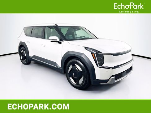 Used 2024 Kia EV9 Light Long Range image 1