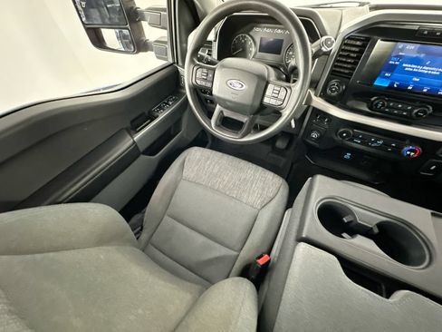 Used 2022 Ford F150 XLT w/ Trailer Tow Package RWD image 9