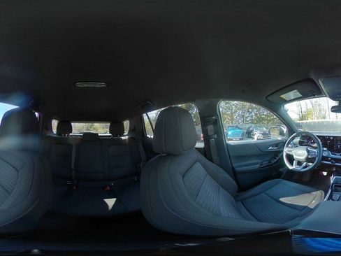 Used 2025 Chevrolet Equinox LT FWD image 41