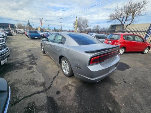 Used 2013 Dodge Charger SXT image 7