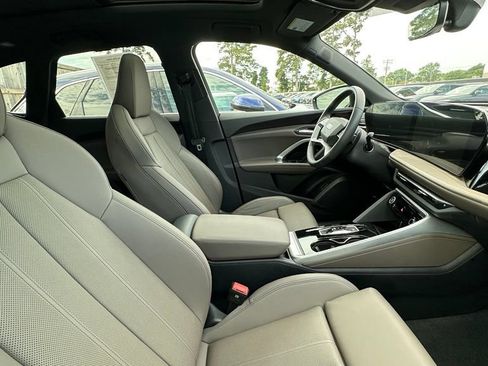 Used 2025 Audi Q5 Premium Plus w/ Premium Plus AWD/4WD image 4