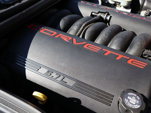 Used 2000 Chevrolet Corvette Convertible image 38