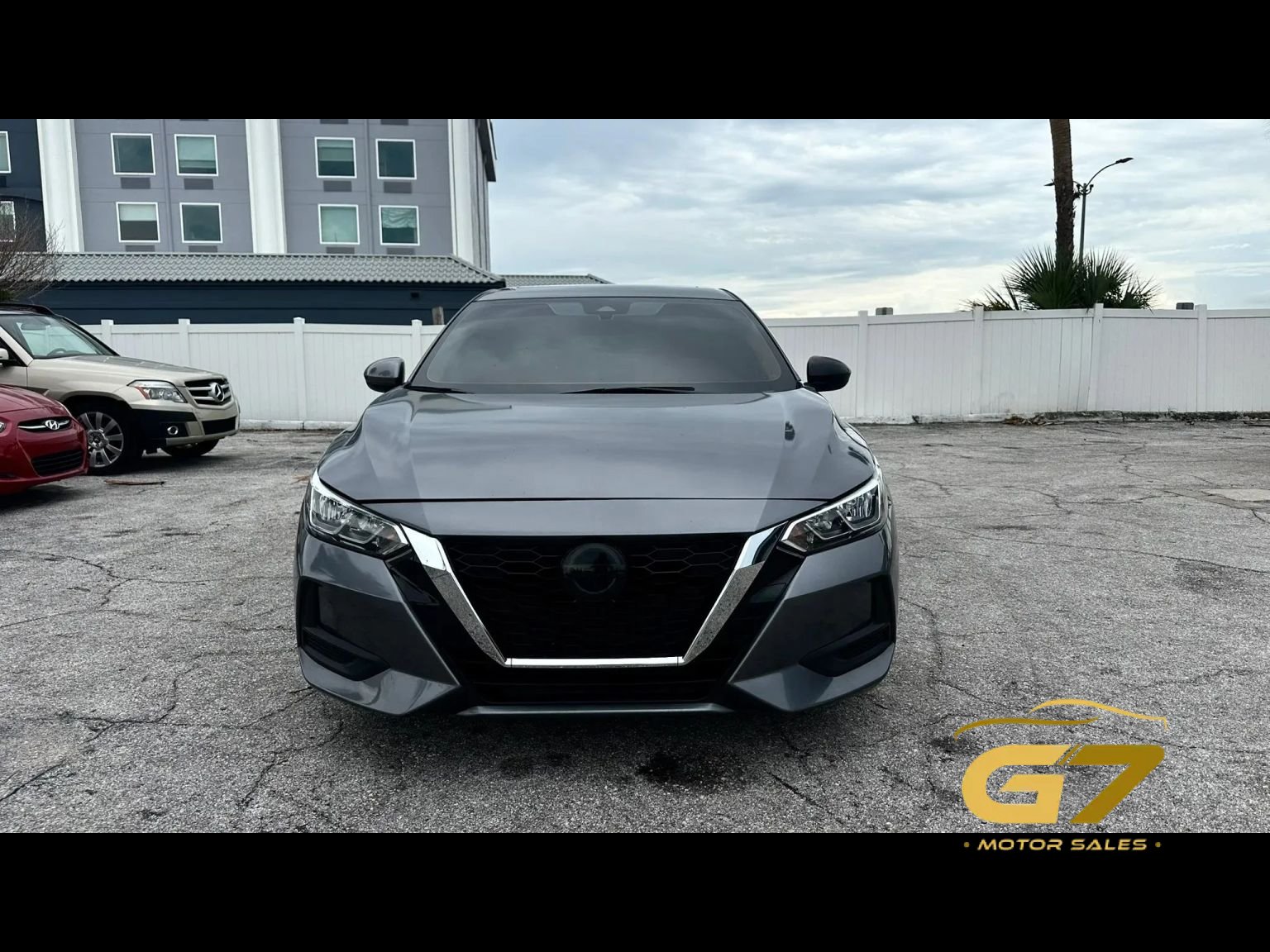 Used 2022 Nissan Sentra SV w/ SV Premium Package FWD image 2
