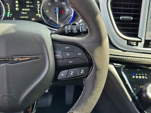New 2026 Chrysler Pacifica Select w/ S Appearance Package image 30