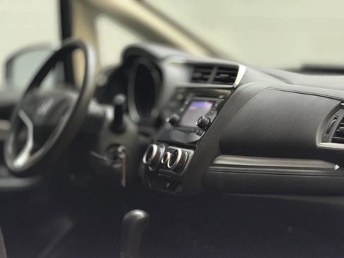 Used 2015 Honda Fit LX image 2