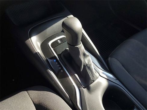 Used 2025 Toyota Corolla LE image 22