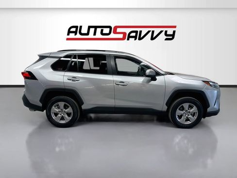 Used 2025 Toyota RAV4 XLE AWD/4WD image 8