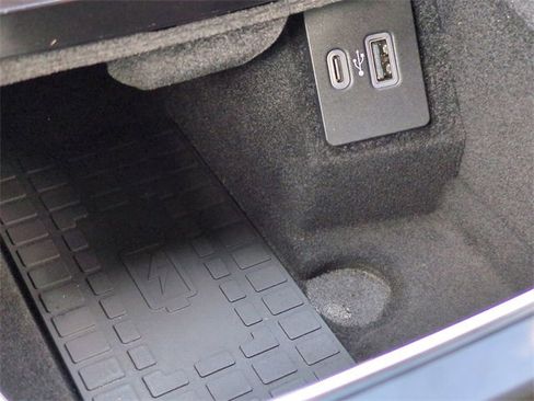 Used 2022 Lincoln Nautilus Reserve w/ Equipment Group 201A image 22