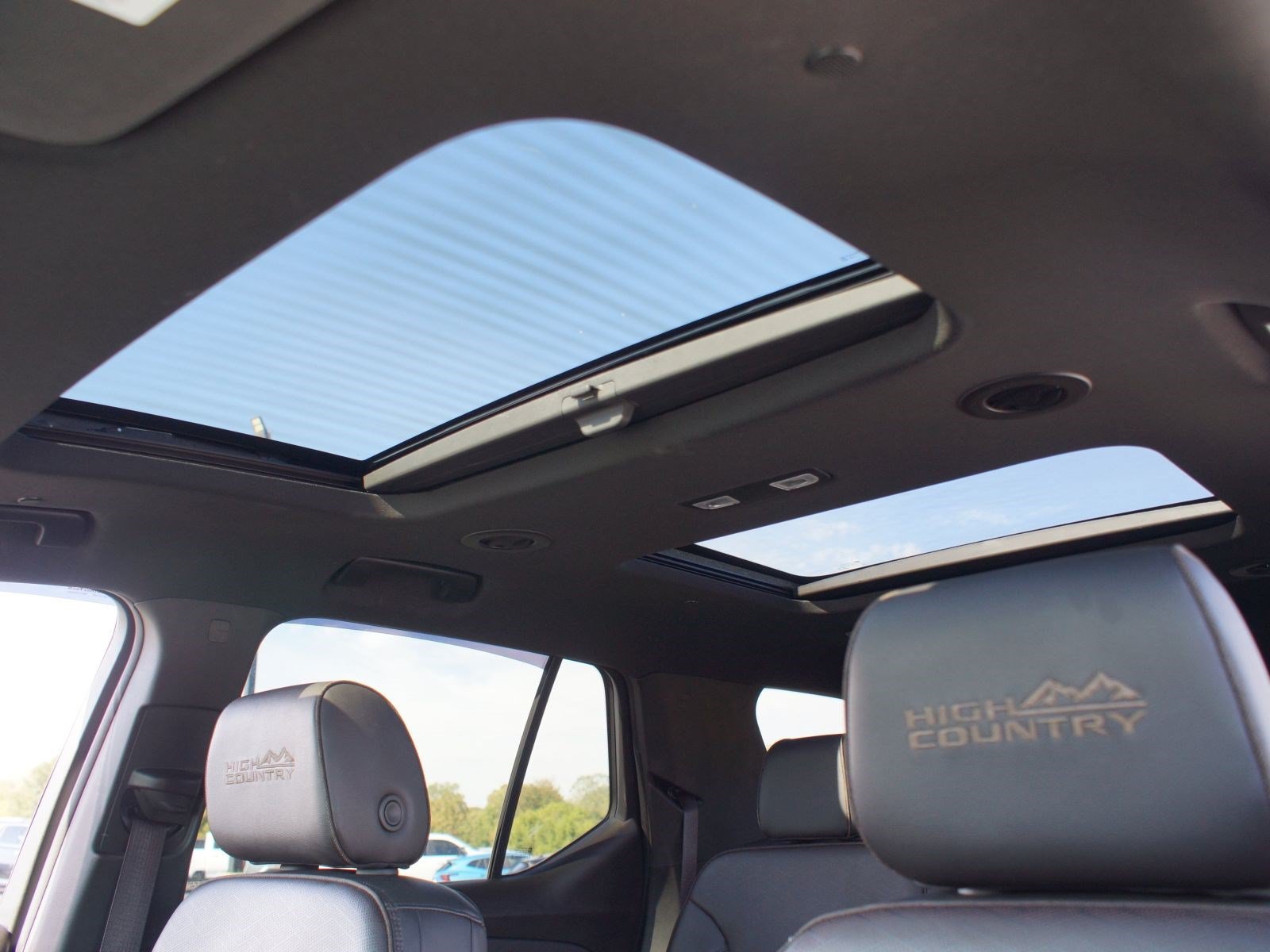 Used 2022 Chevrolet Traverse High Country FWD image 7