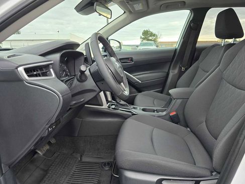 Used 2024 Toyota Corolla Cross LE image 20