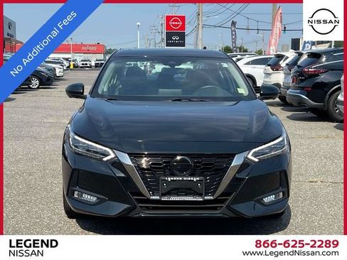 Used 2023 Nissan Sentra SR w/ SR Premium Package FWD image 2