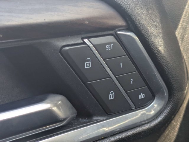 Used 2025 GMC Sierra 1500 SLT AWD/4WD image 27