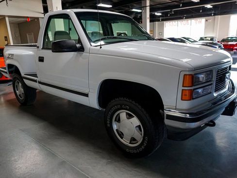 Used 1997 GMC Sierra 1500 4x4 Regular Cab w/ Marketing Option Pkg 3 image 4