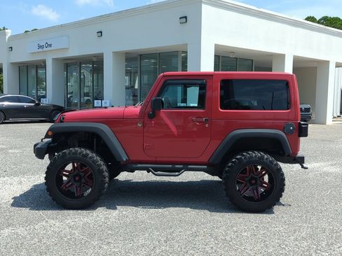 Used 2011 Jeep Wrangler Sahara w/ Connectivity Group AWD/4WD image 4