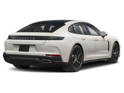 Used 2025 Porsche Panamera image 5