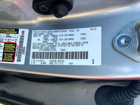 Used 2024 Toyota Tundra Limited AWD/4WD image 32