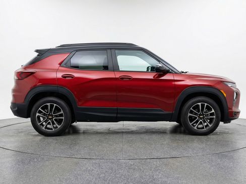 Used 2025 Chevrolet TrailBlazer LT image 11