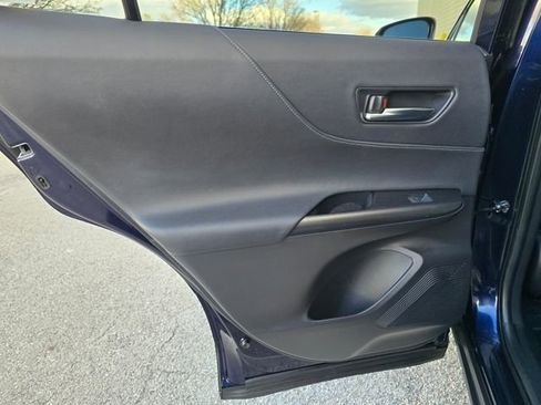 Used 2022 Toyota Venza XLE image 41