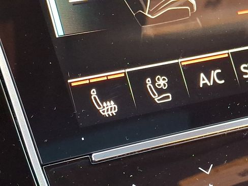 Used 2025 Audi Q8 Prestige w/ Prestige Package image 26