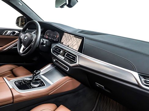 Used 2022 BMW X6 xDrive40i w/ Premium Package image 16