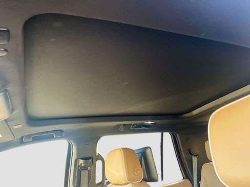 Used 2023 Chevrolet Tahoe Premier w/ Advanced Technology Package RWD image 23