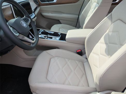 New 2026 Volkswagen Atlas SE image 15