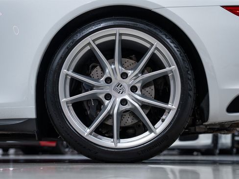 Used 2019 Porsche 911 Carrera 4 AWD/4WD image 13