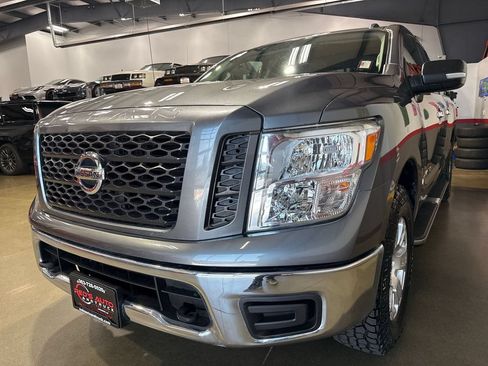Used 2019 Nissan Titan SV AWD/4WD image 65