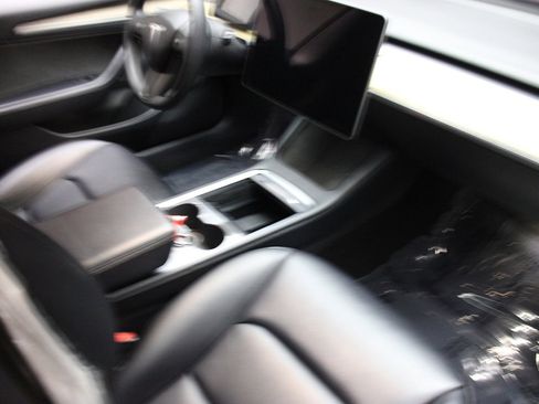 Used 2022 Tesla Model 3 Long Range image 38