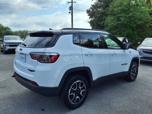Used 2024 Jeep Compass Trailhawk image 2