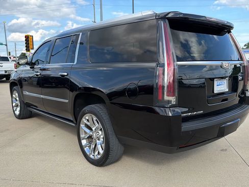 Used 2019 Cadillac Escalade ESV Premium Luxury AWD/4WD image 9