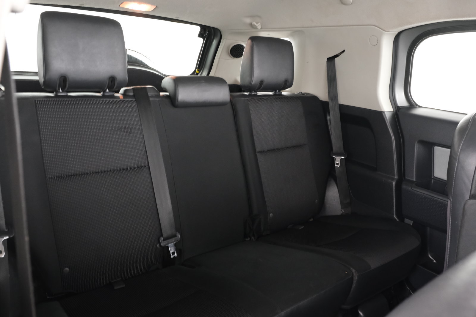 Used 2011 Toyota FJ Cruiser 4WD w/ Upgrade Pkg image 32