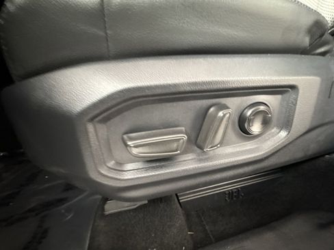 Used 2025 Toyota Tundra Limited image 14