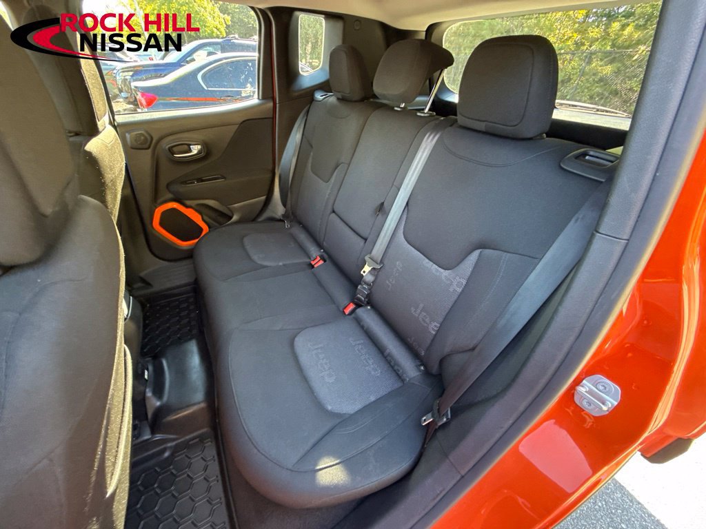 Used 2015 Jeep Renegade Latitude w/ Popular Equipment Group FWD image 19