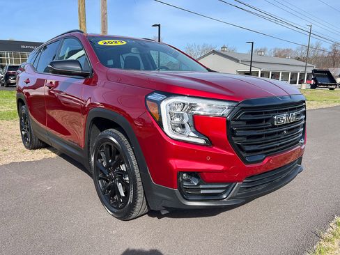 Used 2023 GMC Terrain SLT w/ Tech Package AWD/4WD image 13
