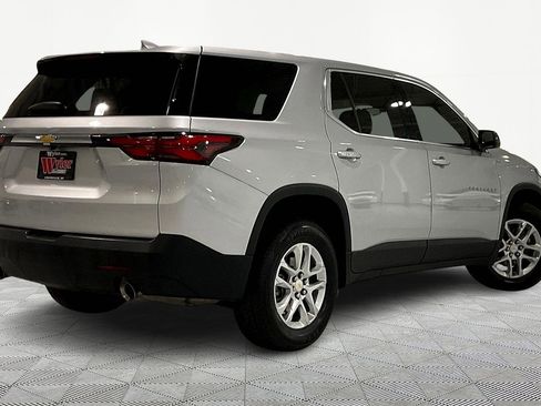 Used 2022 Chevrolet Traverse LS FWD image 6