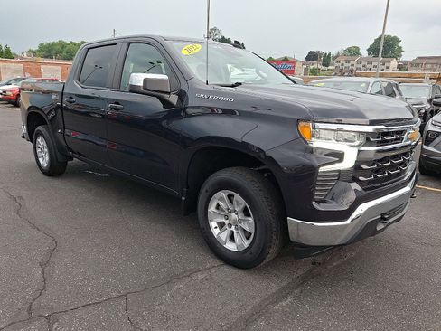 Used 2022 Chevrolet Silverado 1500 LT AWD/4WD image 6