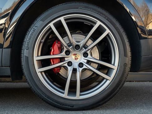 Used 2022 Porsche Cayenne S AWD/4WD image 13