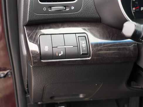 Used 2014 Kia Sorento SX w/ 3rd Row Package image 16