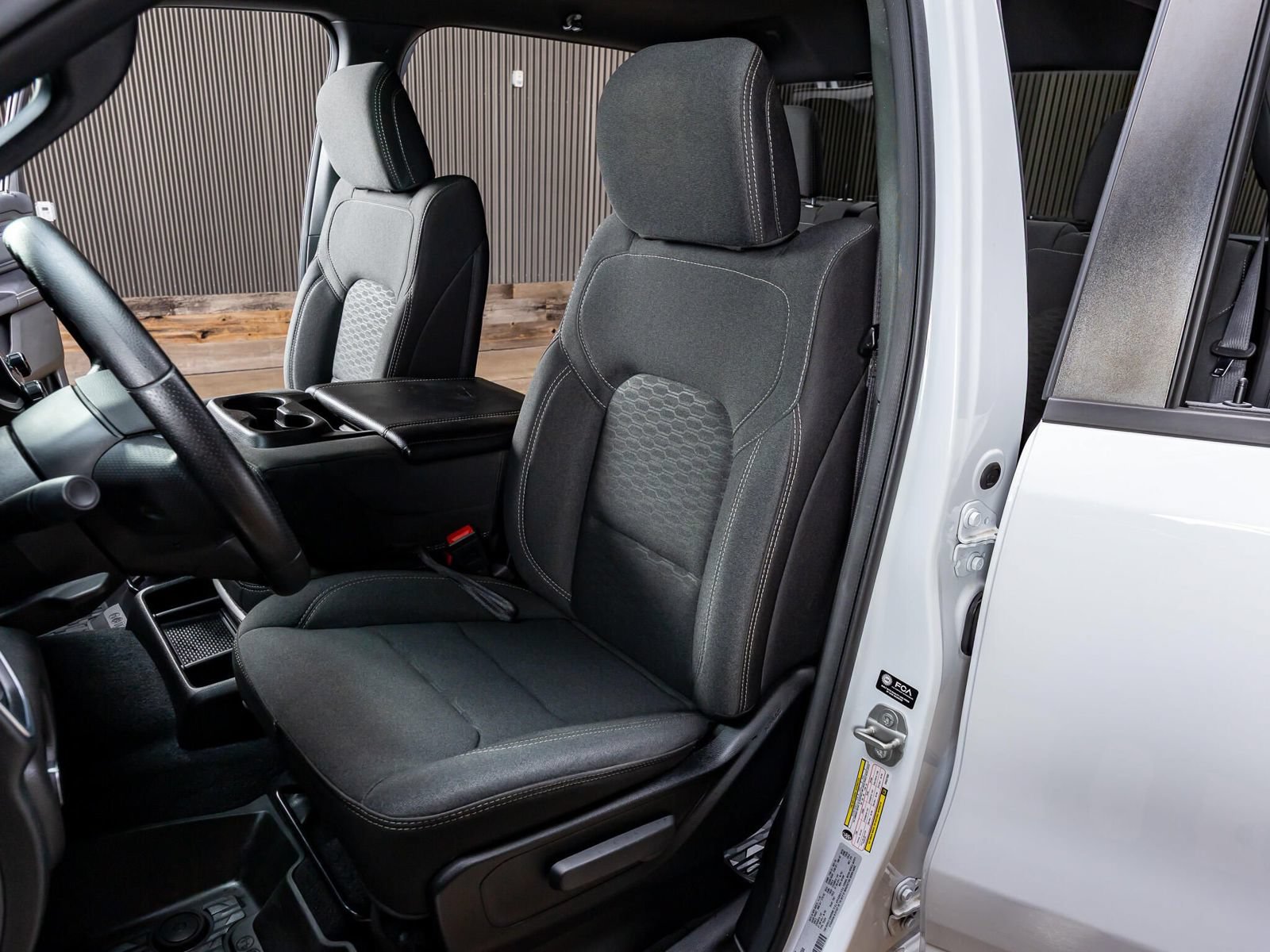 Used 2025 RAM 1500 Big Horn AWD/4WD image 28