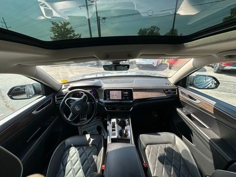 Certified 2024 Volkswagen Atlas SEL Premium R-Line image 29