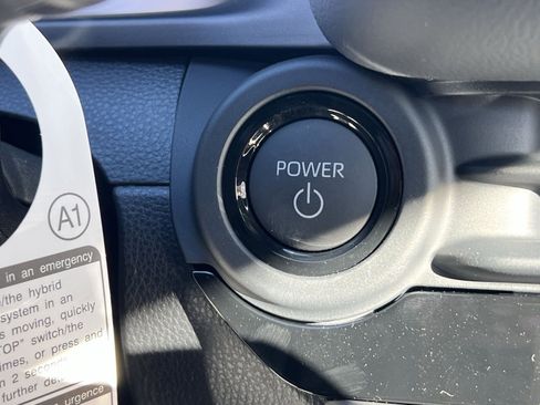 New 2025 Toyota Crown Signia image 27